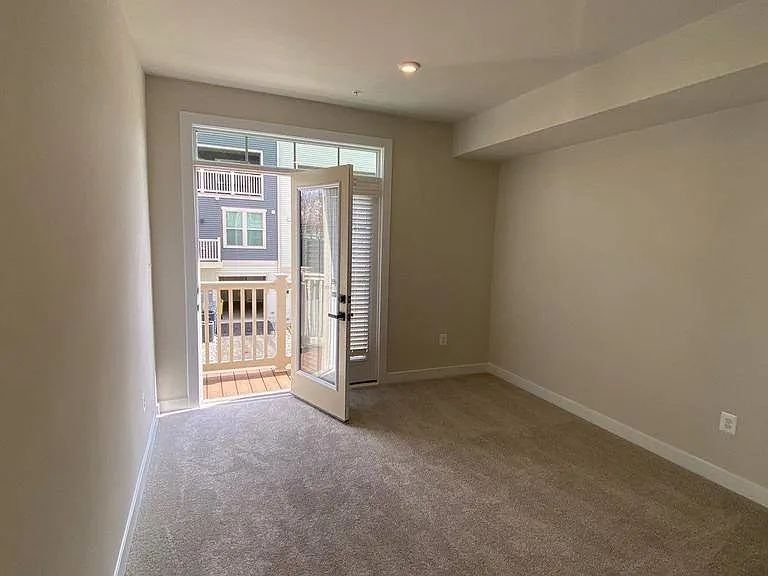 2528 Verona Pl #A — Photo 17