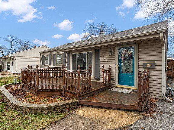 2nd image of 3520 Jackson St