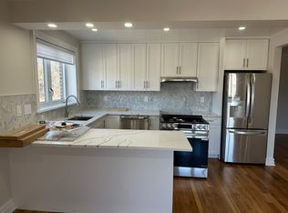 20-01 21st St #1, Astoria, NY 11105