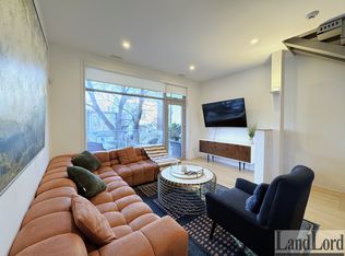 15 Cummings St #TOWNHOUSE 1, Toronto, ON M4M1M7