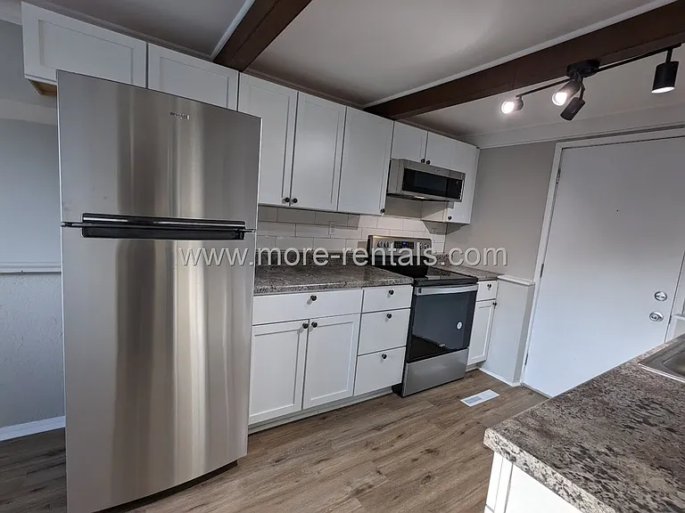 1584 Southfield Dr S — Photo 5
