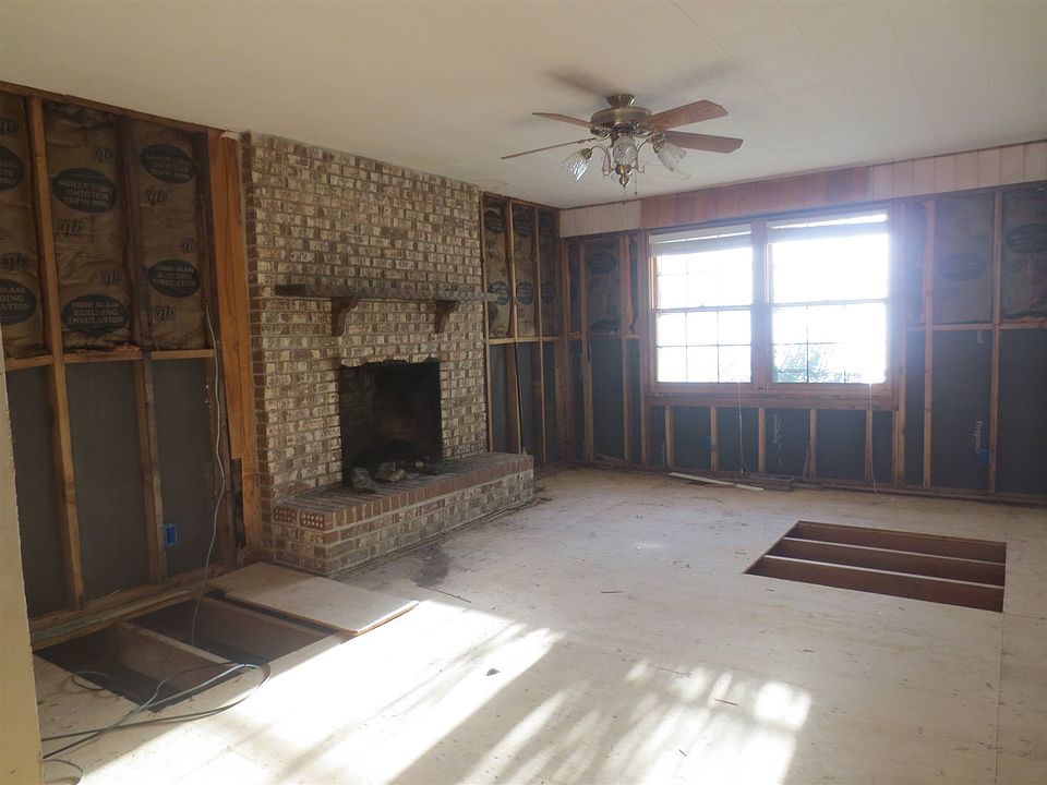 2nd image of 23 Briarwood Dr