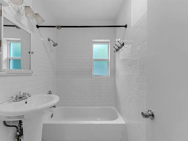 421 NW 105th St — Photo 15