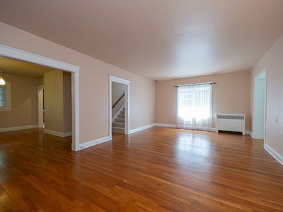 5th image of 1376 N Sheridan Ave