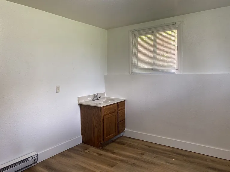 524 N Frey Ave #B — Photo 18