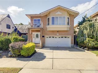 160-32 11th Ave, Whitestone, NY 11357