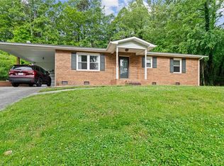 1755 Madison Ave, Mount Airy, NC 27030