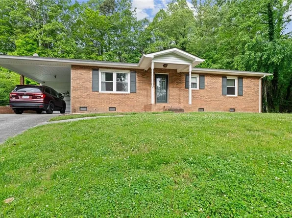 1755 Madison Ave, Mount Airy, NC 27030