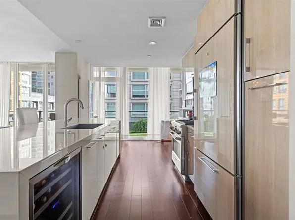 1200 Avenue At Port Imperial image 2 of 41