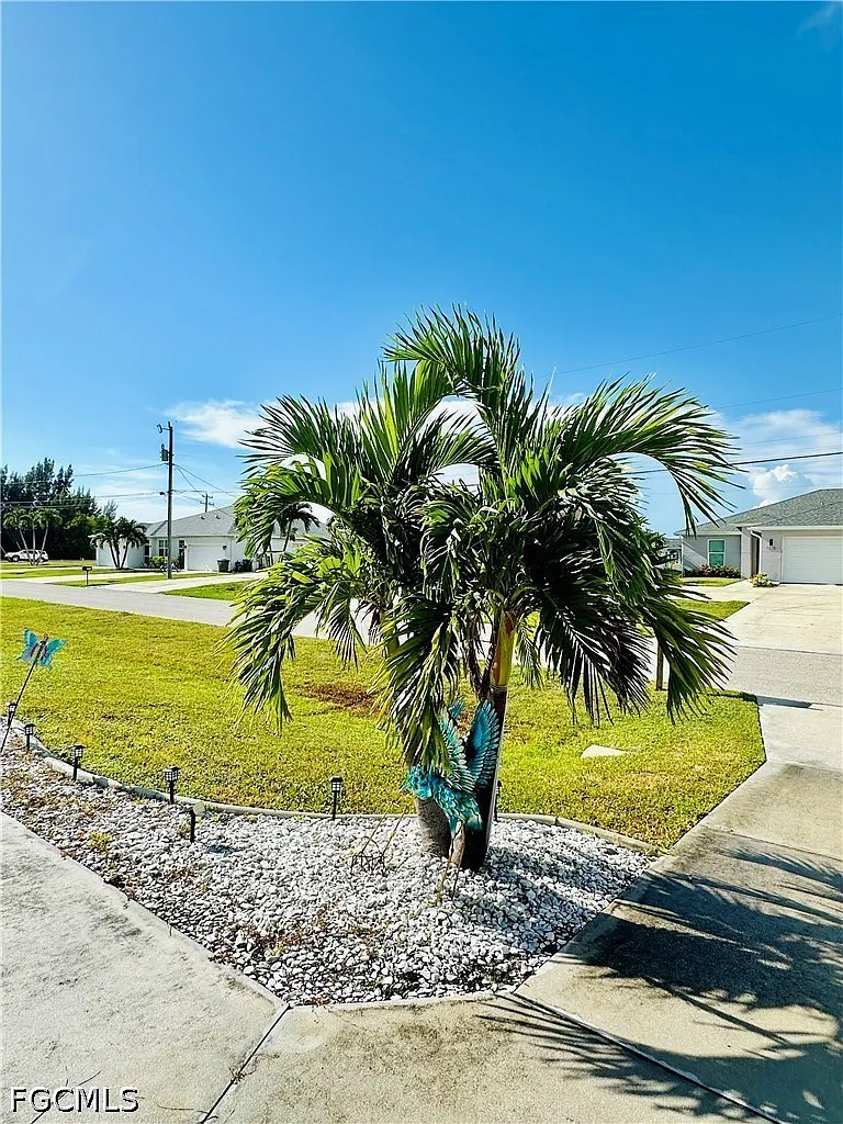 3 bed, 2.0 bath, 1200 sqft, $1,530 — Photo 2