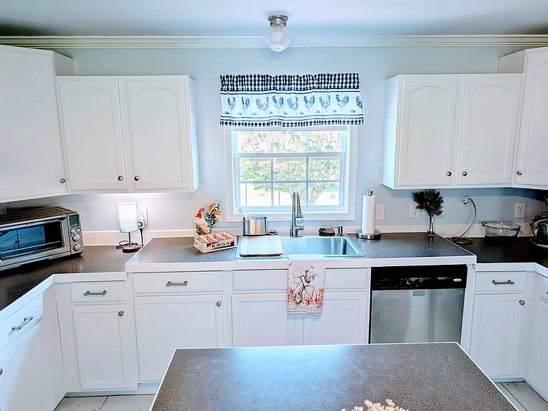 1055 Gunter Corner Rd — Photo 4