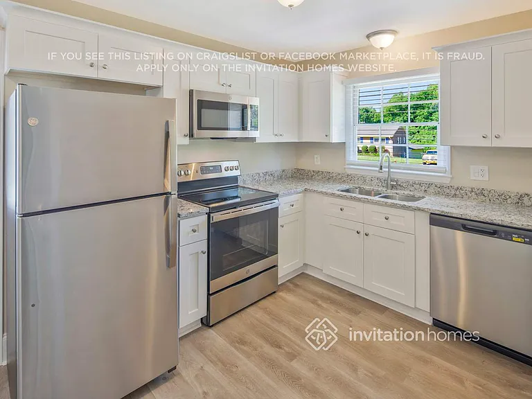 4213 Gladstone Ln — Photo 8