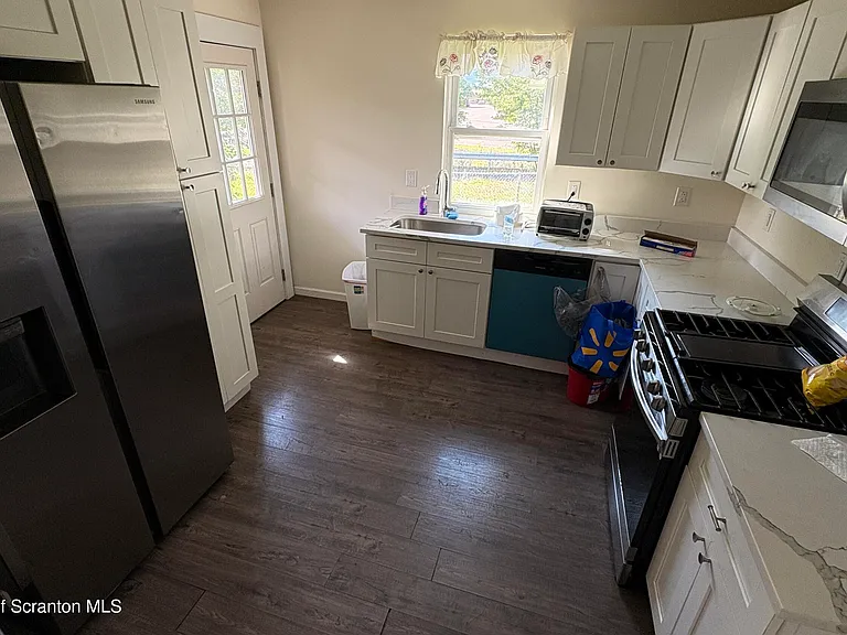 1201 Monroe Ave — Photo 4