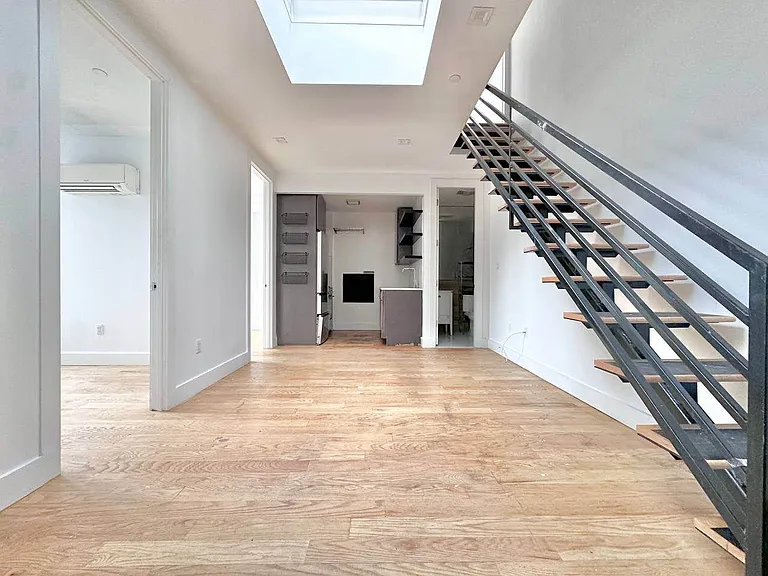 189 Johnson Ave #4B — Photo 1