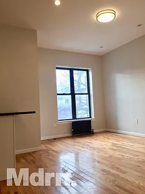 Rented by Mdrn Residential | media 17