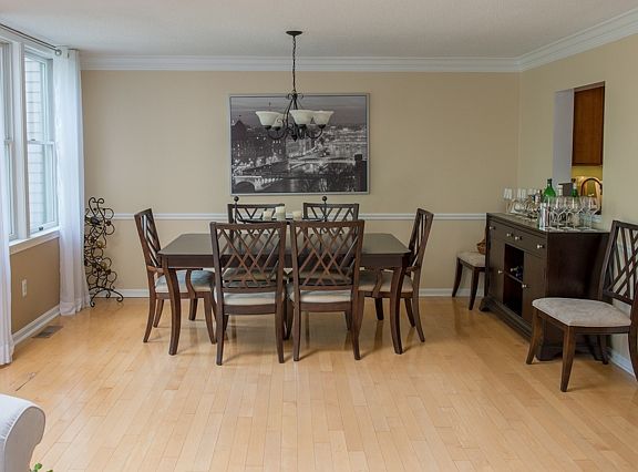 5th image of 17 Goldfinch Ln