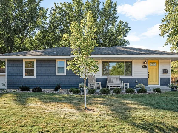 5201 W 109th St, Bloomington, MN 55437
