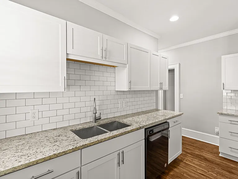 2318 E 7th St #2 — Photo 18