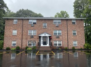 1 Colonial Village Dr APT 12, Arlington, MA 02474