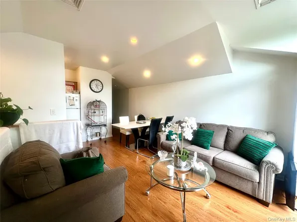 12401 7th Avenue, College Point, NY 11356