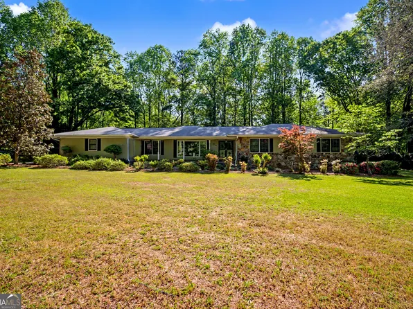 490 Hawthorne Dr, Fayetteville, GA 30214
