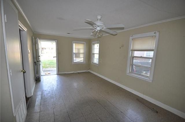 2nd image of 3667 Sharpe Ave
