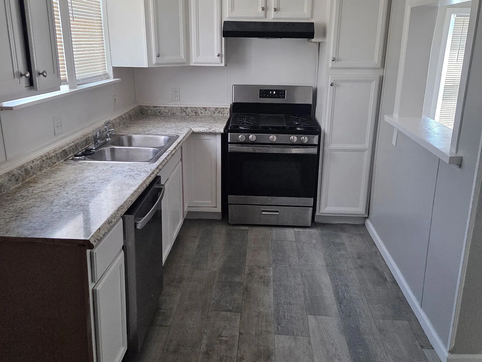 4 bed, 1350 sqft, $1,550 — Photo 2