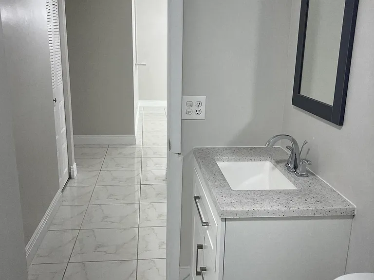 24 Abbey Ln #204 — Photo 23