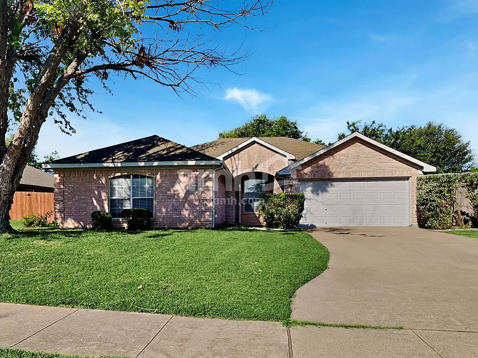 1120 Darren Dr
