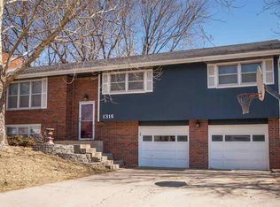 1316 Givens Rd, Manhattan, KS 66503