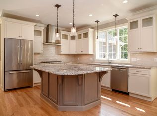 147 Pine Grove Rd, Guilford, CT 06437