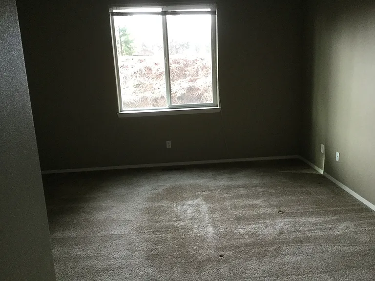 375 SW Garfield — Photo 5