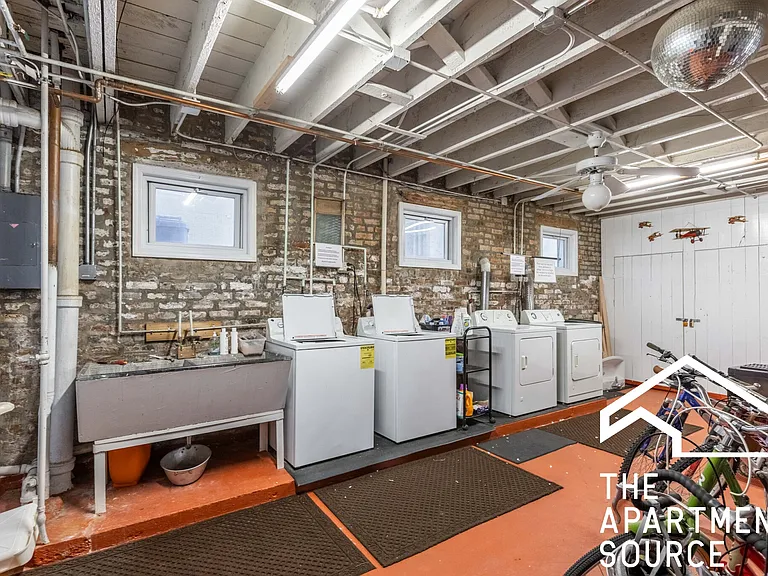 2215 W Wellington Ave #1R — Photo 16