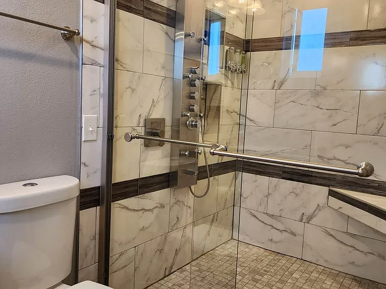 1214 W Highland Ave — Photo 25