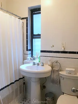 Rented by City Connections Realty | media 27