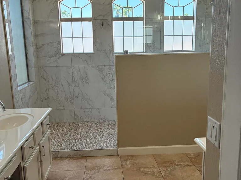2913 E Tulsa St — Photo 12