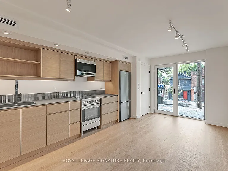 1254 Davenport Rd #1 — Photo 10