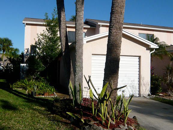 2nd image of 211 Creek Ct #33