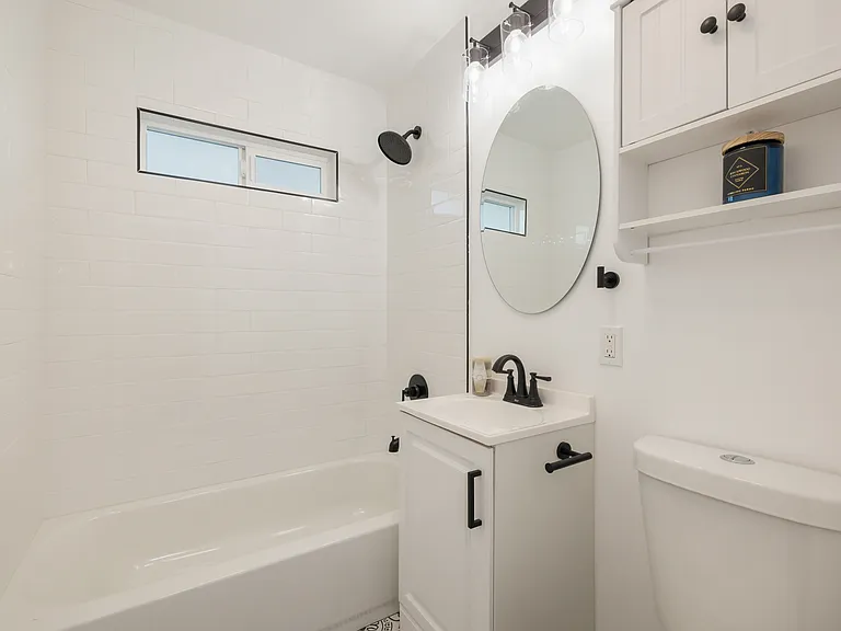 81 Oaklawn Ave #C — Photo 8