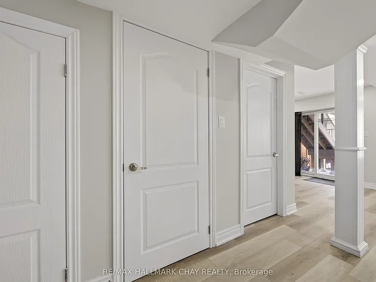 63 Janes Cres #BASEMENT — Photo 18