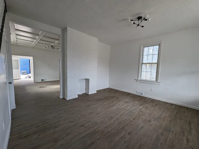 1220 Hollywood St — Photo 8