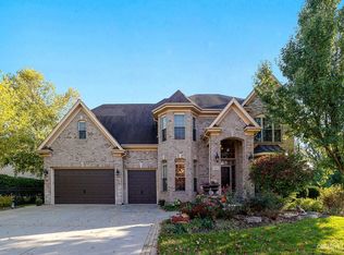 3041 E Francis Cir, St Charles, IL 60174