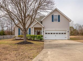 2669 Hidden Pond Cv, High Point, NC 27265