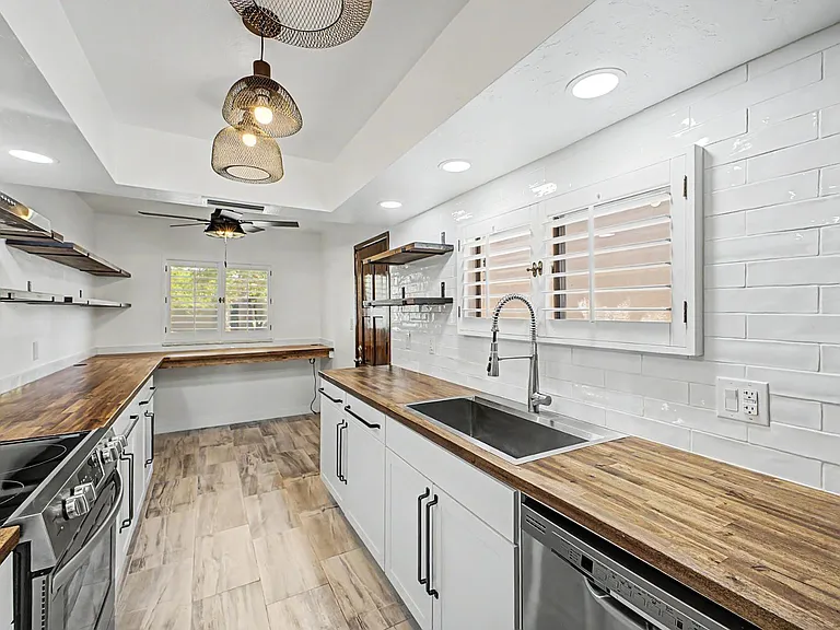 37210 N Tranquil Trl #13 — Photo 12