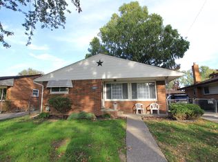 24604 Princeton St, Saint Clair Shores, MI 48080