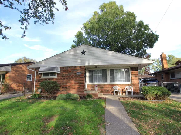 24604 Princeton St, Saint Clair Shores, MI 48080