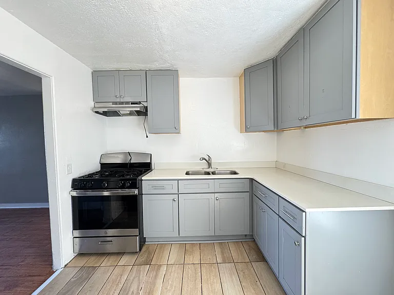 2038 NW 25th St #9 — Photo 9