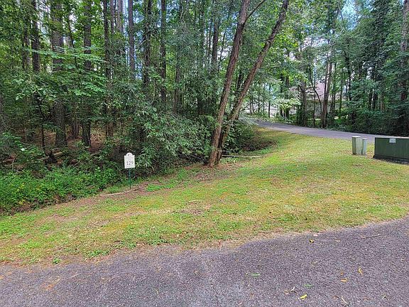 3rd image of 129 Evergreen Way
