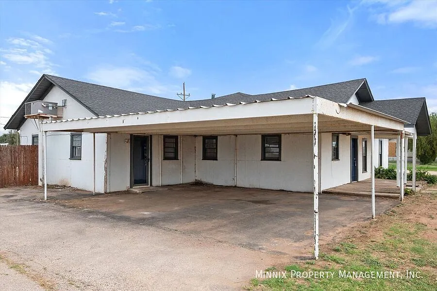 Building Photo - 1302 Avenue E #1