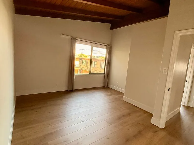 1101 E Grand Ave — Photo 39